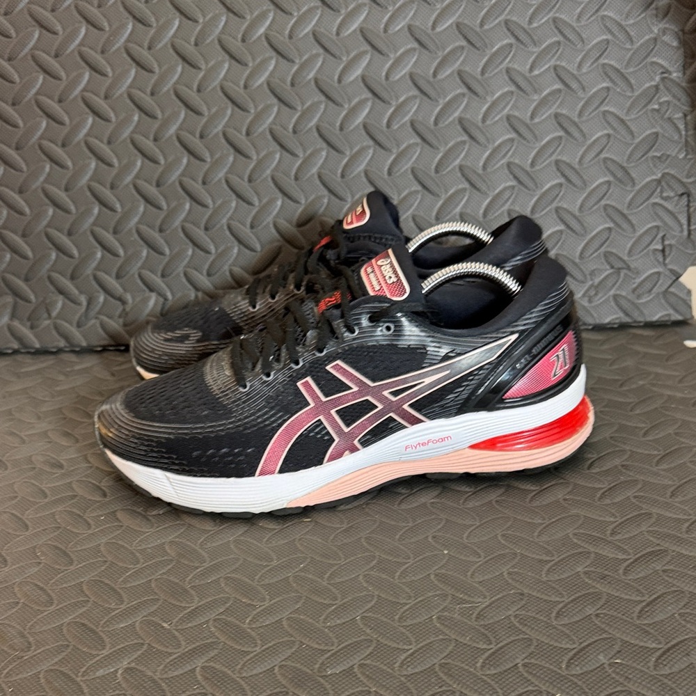 Asics Gel-Nimbus 21  Running Shoes Black/Pink Size 10.5